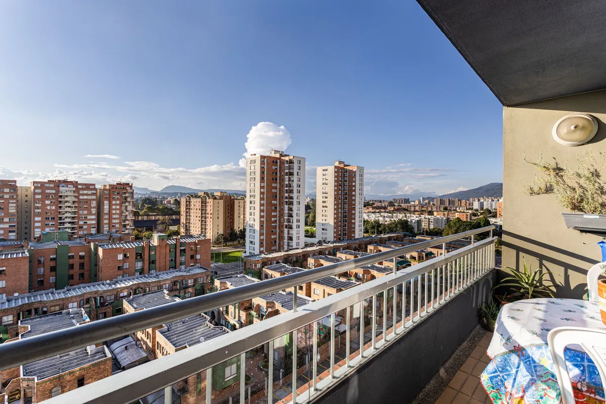 Vista desde el balcón de un conjunto residencial en Bogotá