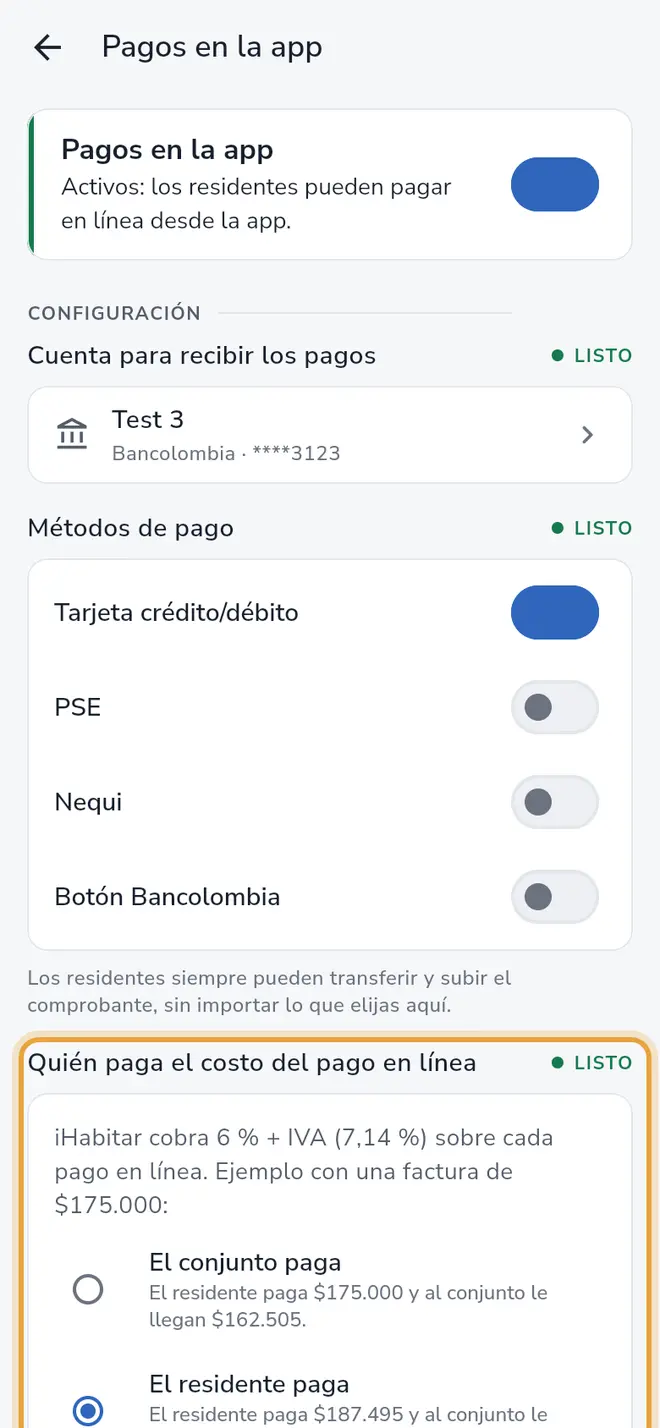 Pantalla Pagos en la app: la sección Quién paga el costo del pago en línea está señalada